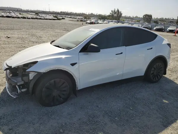 7SAYGAEE2PF943904 2023 TESLA MODEL Y - Image 1