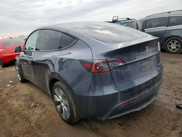 7SAYGAEE2PF961982 2023 TESLA MODEL Y - Image 2