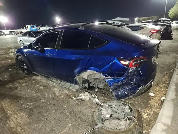 7SAYGAEE2PF964591 2023 TESLA MODEL Y - Image 2