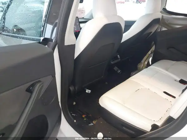 7SAYGAEE2PF968298 2023 TESLA MODEL Y - Image 8