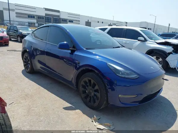 7SAYGAEE2PF969953 2023 TESLA MODEL Y - Image 1