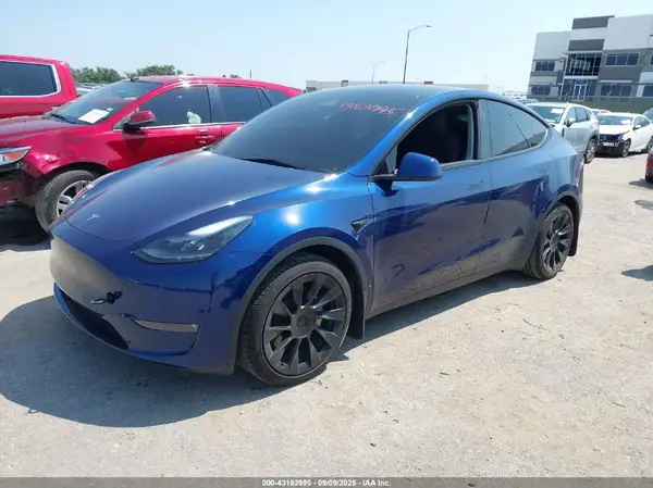 7SAYGAEE2PF969953 2023 TESLA MODEL Y - Image 2