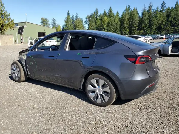 7SAYGAEE2PF978863 2023 TESLA MODEL Y - Image 2