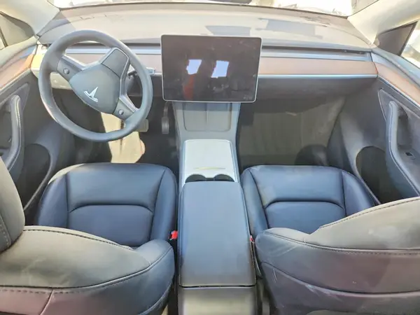 7SAYGAEE2RF008613 2024 TESLA MODEL Y - Image 8