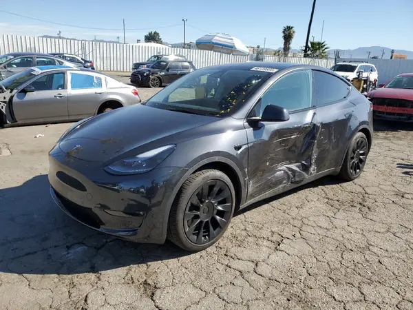 7SAYGAEE2RF009616 2024 TESLA MODEL Y - Image 1
