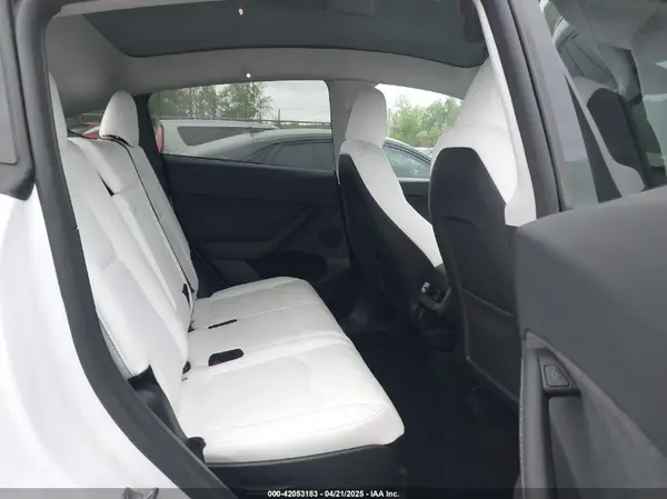 7SAYGAEE2RF014315 2024 TESLA MODEL Y - Image 8