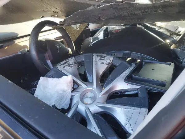 7SAYGAEE2RF027291 2024 TESLA MODEL Y - Image 8