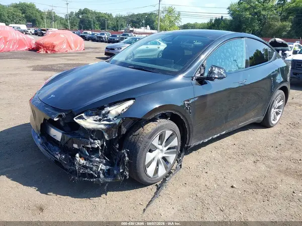 7SAYGAEE2RF029753 2024 TESLA MODEL Y - Image 2