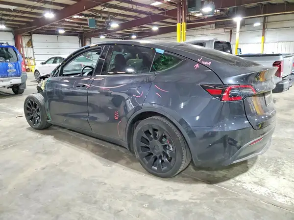 7SAYGAEE2RF038422 2024 TESLA MODEL Y - Image 2