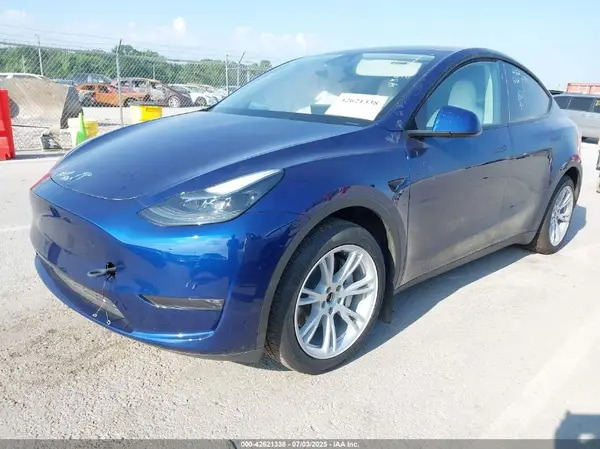 7SAYGAEE2RF048271 2024 TESLA MODEL Y - Image 2
