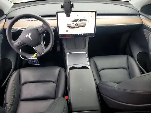 7SAYGAEE2RF054149 2024 TESLA MODEL Y - Image 8