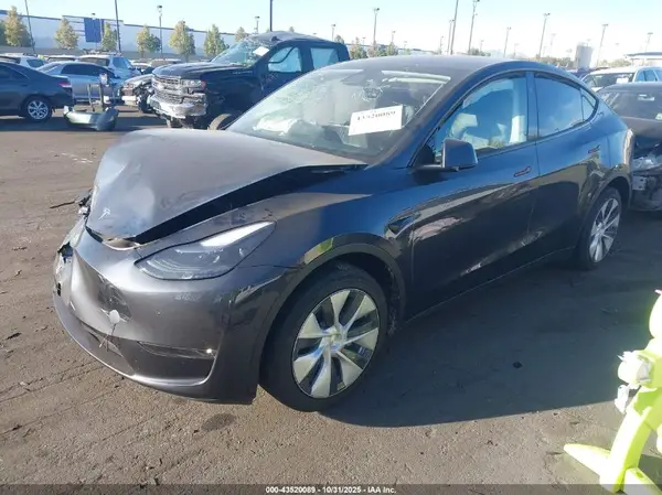 7SAYGAEE2RF060419 2024 TESLA MODEL Y - Image 2