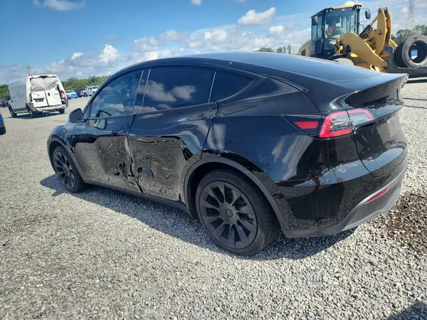 7SAYGAEE2RF064423 2024 TESLA MODEL Y - Image 2