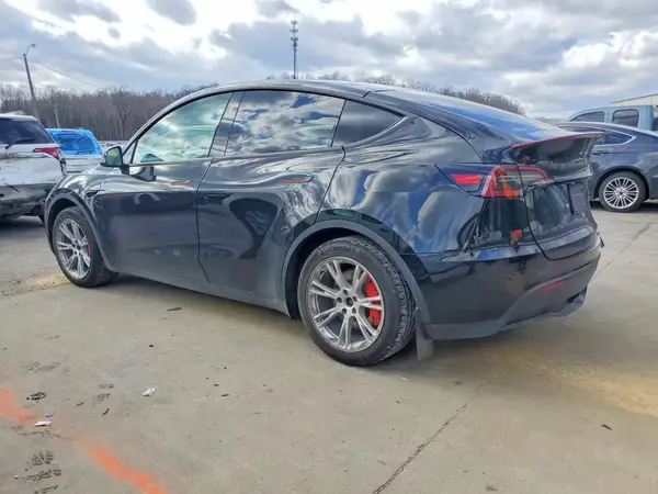 7SAYGAEE2RF068746 2024 TESLA MODEL Y - Image 2