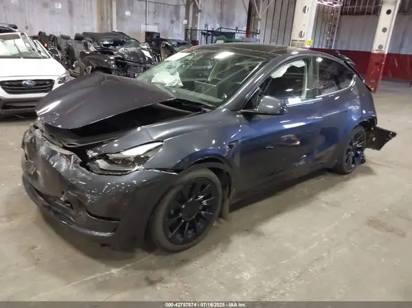 7SAYGAEE2RF071436 2024 TESLA MODEL Y - Image 2