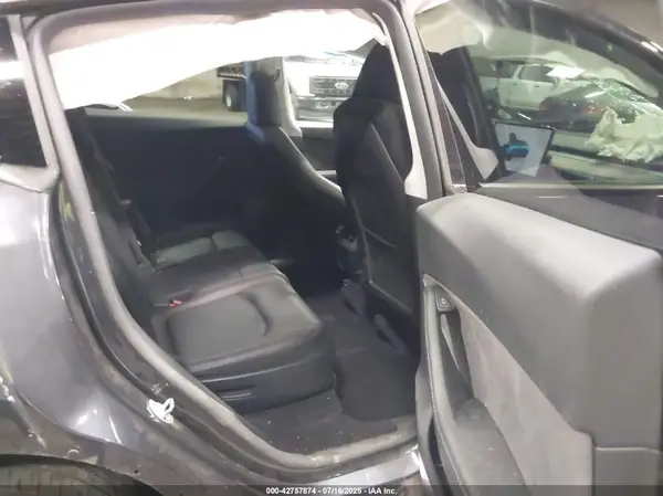 7SAYGAEE2RF071436 2024 TESLA MODEL Y - Image 8