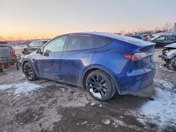 7SAYGAEE2RF086213 2024 TESLA MODEL Y - Image 2