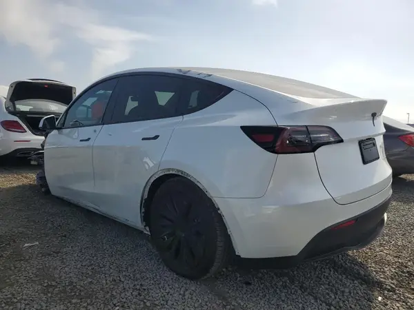 7SAYGAEE2RF086860 2024 TESLA MODEL Y - Image 2