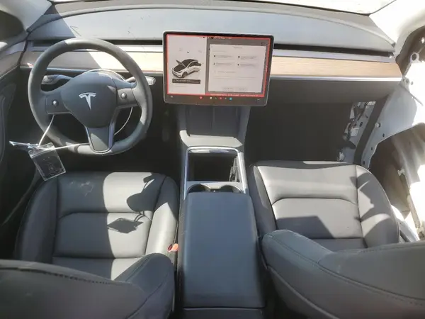 7SAYGAEE2RF103110 2024 TESLA MODEL Y - Image 8