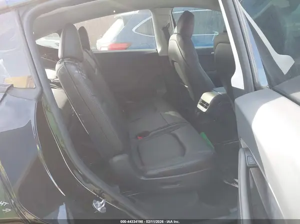 7SAYGAEE2RF103401 2024 TESLA MODEL Y - Image 8
