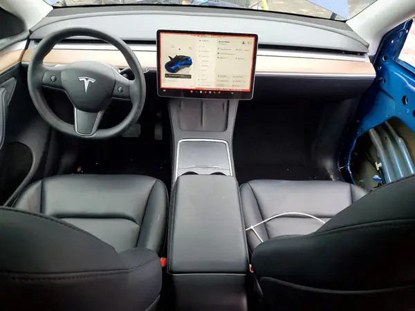 7SAYGAEE2RF121977 2024 TESLA MODEL Y - Image 8