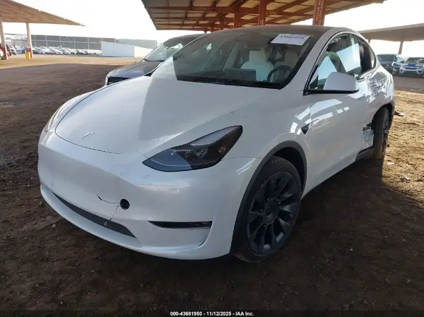 7SAYGAEE2RF122644 2024 TESLA MODEL Y - Image 2