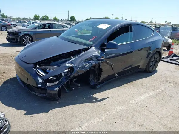 7SAYGAEE2RF124068 2024 TESLA MODEL Y - Image 2