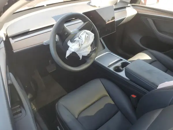 7SAYGAEE2RF124524 2024 TESLA MODEL Y - Image 8