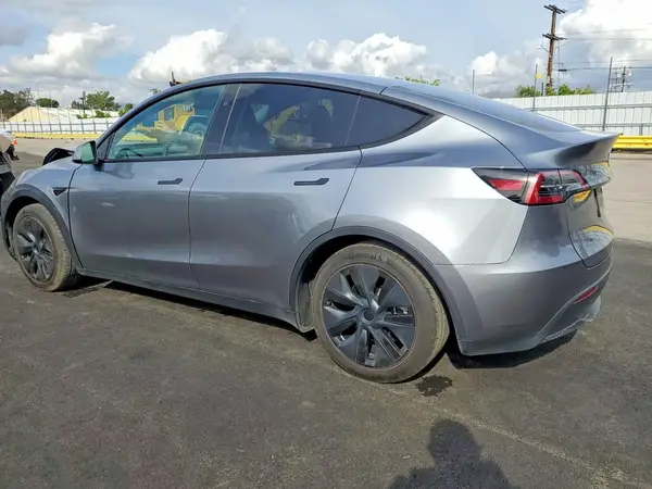7SAYGAEE2RF126368 2024 TESLA MODEL Y - Image 2