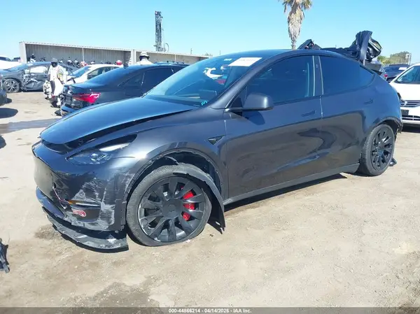 7SAYGAEE2RF131764 2024 TESLA MODEL Y - Image 2