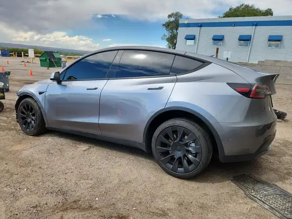 7SAYGAEE2RF155112 2024 TESLA MODEL Y - Image 2