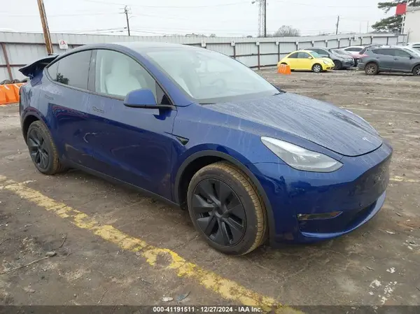 7SAYGAEE2RF160116 2024 TESLA MODEL Y - Image 1