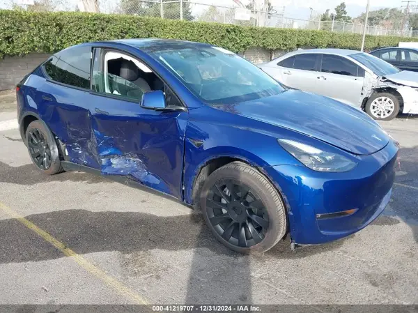 7SAYGAEE2RF169768 2024 TESLA MODEL Y - Image 1