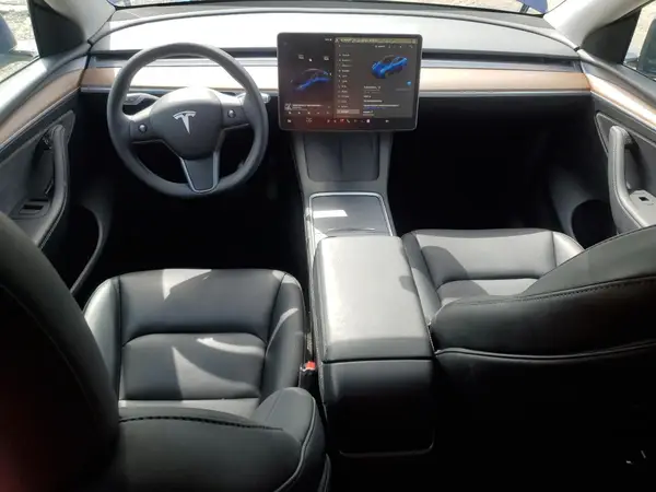 7SAYGAEE2RF170161 2024 TESLA MODEL Y - Image 8
