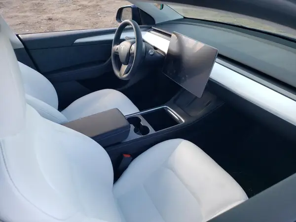 7SAYGAEE2RF177790 2024 TESLA MODEL Y - Image 8