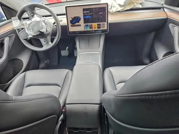 7SAYGAEE2RF196260 2024 TESLA MODEL Y - Image 8