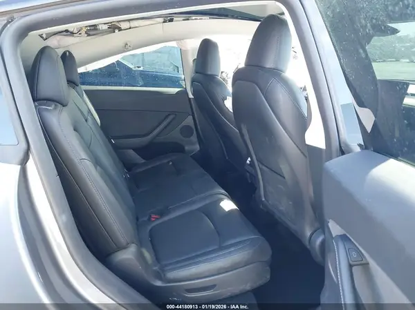 7SAYGAEE2RF197246 2024 TESLA MODEL Y - Image 8