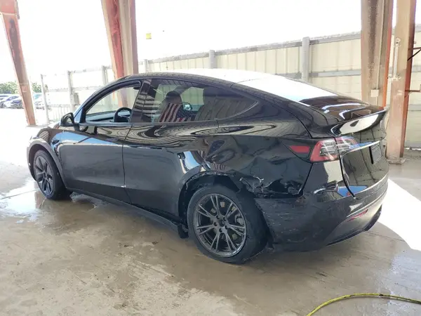 7SAYGAEE2RF212375 2024 TESLA MODEL Y - Image 2