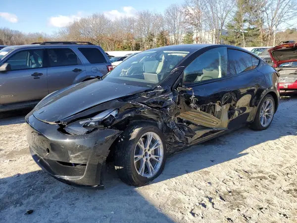 7SAYGAEE2RF981250 2024 TESLA MODEL Y - Image 1