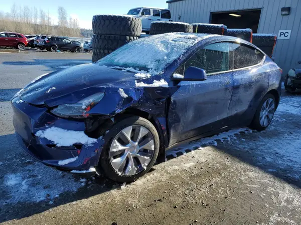 7SAYGAEE2RF981359 2024 TESLA MODEL Y - Image 1