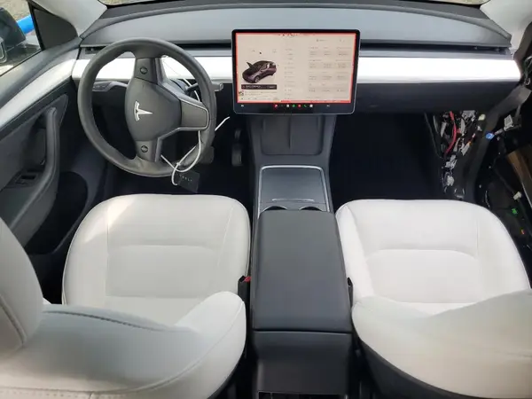 7SAYGAEE2RF983385 2024 TESLA MODEL Y - Image 8