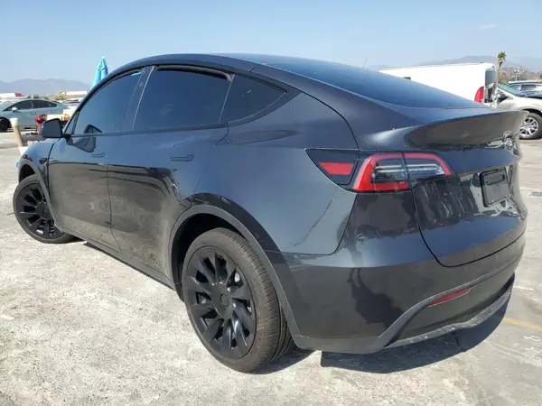 7SAYGAEE2SF216576 2025 TESLA MODEL Y - Image 2