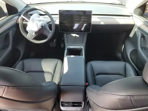7SAYGAEE2SF216576 2025 TESLA MODEL Y - Image 8