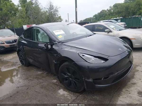 7SAYGAEE2SF216660 2025 TESLA MODEL Y - Image 1