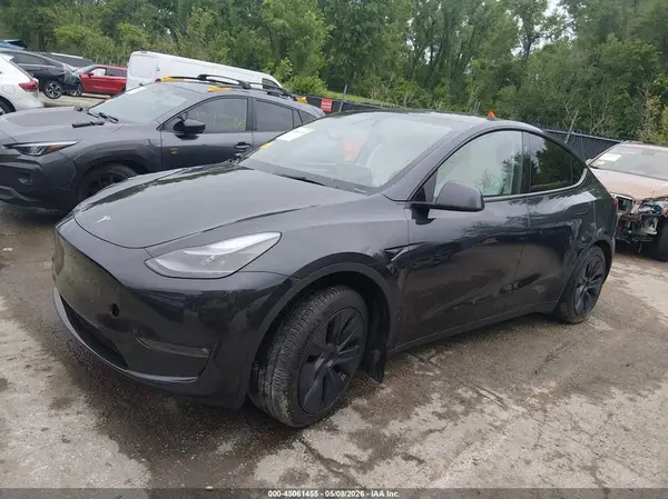 7SAYGAEE2SF216660 2025 TESLA MODEL Y - Image 2