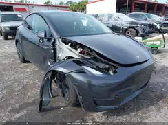 7SAYGAEE2SF218134 2025 TESLA MODEL Y