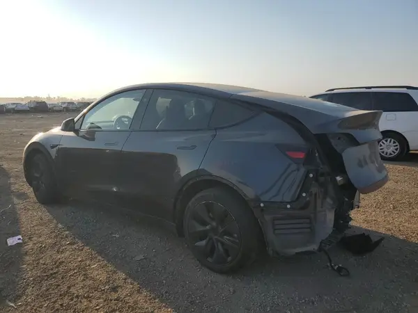 7SAYGAEE2SF218229 2025 TESLA MODEL Y - Image 2