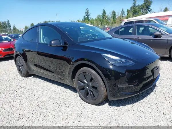 7SAYGAEE2SF226962 2025 TESLA MODEL Y - Image 1