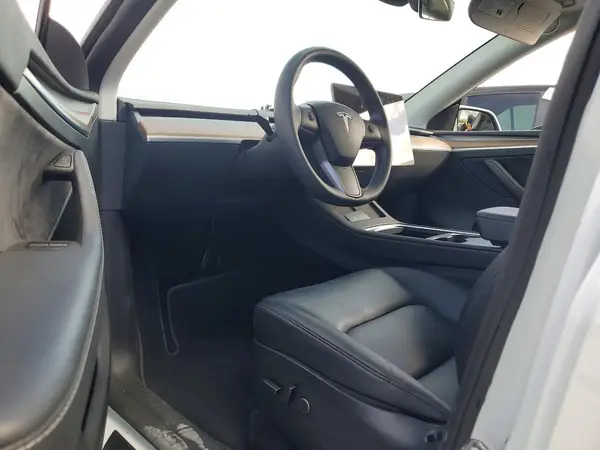 7SAYGAEE2SF227884 2025 TESLA MODEL Y - Image 8