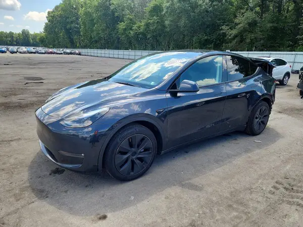 7SAYGAEE2SF232597 2025 TESLA MODEL Y - Image 1